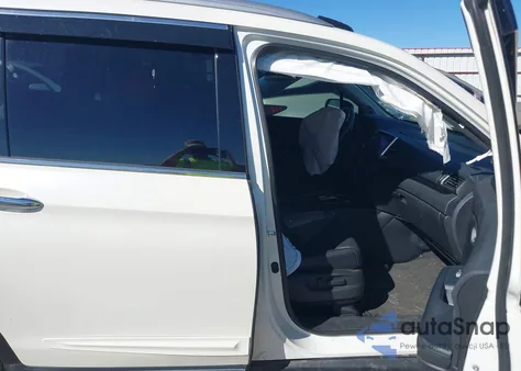 2017 Honda Pilot Elite z USA, uszkodzony, nr VIN 5FNYF6H08HB002620